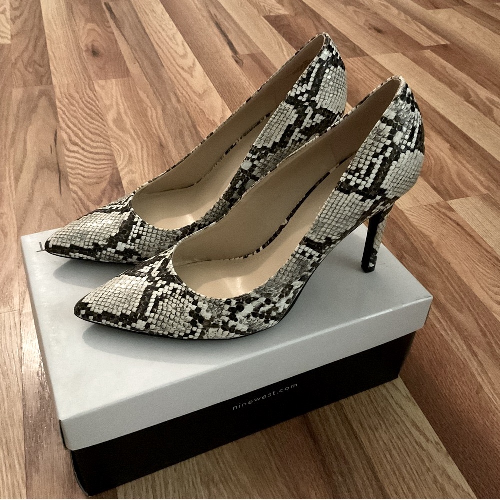 Nine West Women's Snakeskin Pumps - Black and White